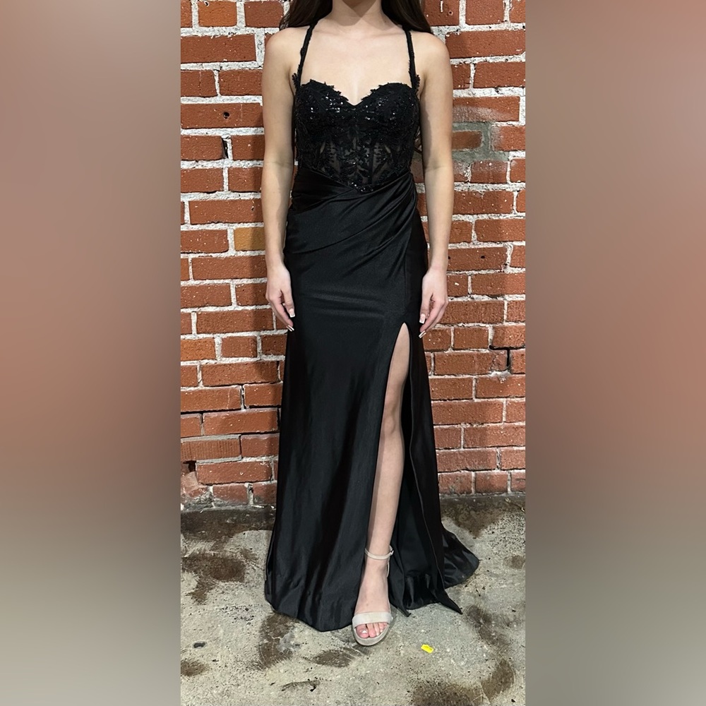 Elegant Black Evening Gown with Slit
